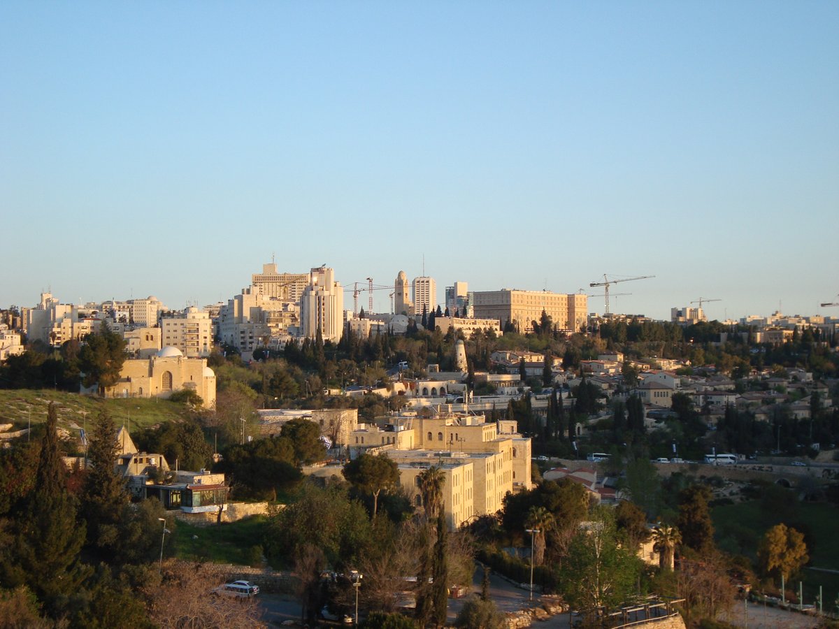 קו הרקיע של ירושלים באור הבוקר